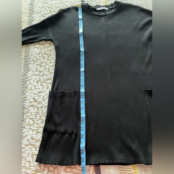 🪷CHRIS AND CAROL Black Tunic with 3/4 Length Sleeves - Picture 3 of 7